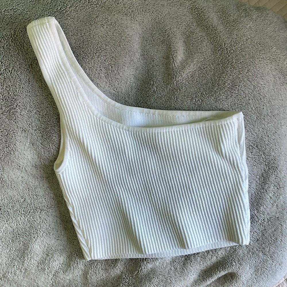 Aritzia Babaton Sculpt Knit One-Shoulder Cropped Tank